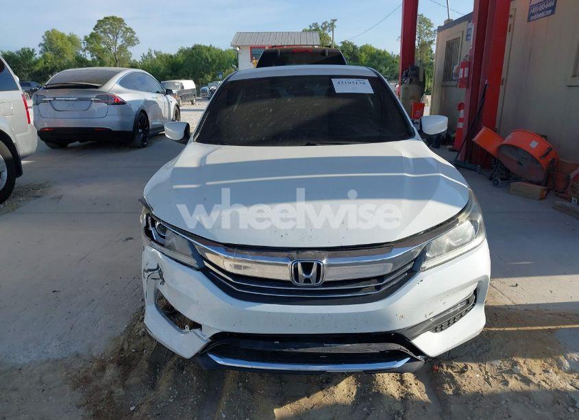 Photo 12 of 2017 Honda Accord SPORT SE (VIN 1HGCR2F10HA028953)
