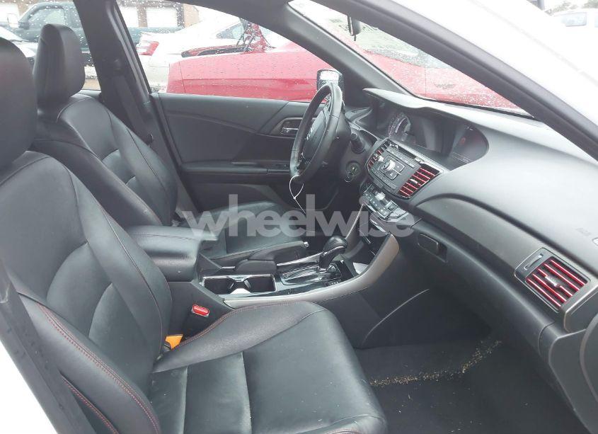 Photo 5 of 2017 Honda Accord SPORT SE (VIN 1HGCR2F10HA047051)