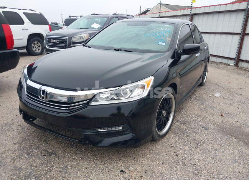 Photo 2 of 2017 Honda Accord SPORT SE (VIN 1HGCR2F10HA066246)