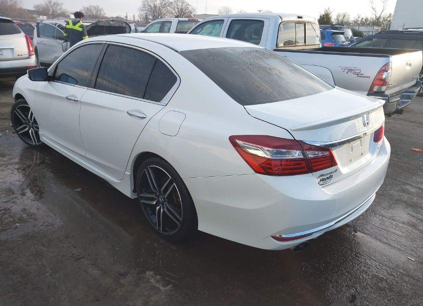 Photo 3 of 2017 Honda Accord SPORT SE (VIN 1HGCR2F10HA088523)