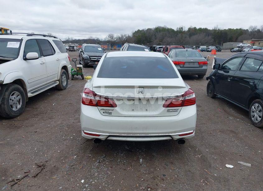 Photo 16 of 2017 Honda Accord SPORT SE (VIN 1HGCR2F11HA135235)