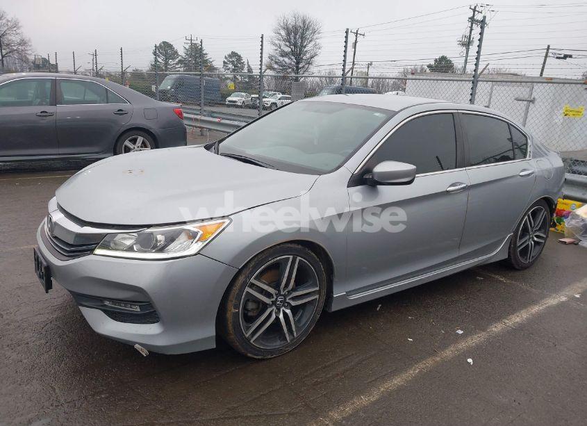 Photo 2 of 2017 Honda Accord SPORT SE (VIN 1HGCR2F12HA053952)
