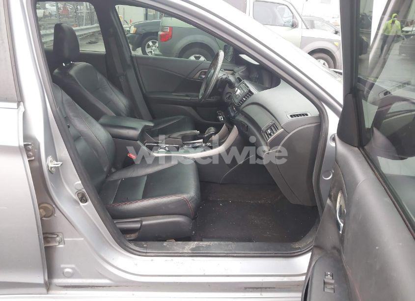 Photo 5 of 2017 Honda Accord SPORT SE (VIN 1HGCR2F12HA053952)