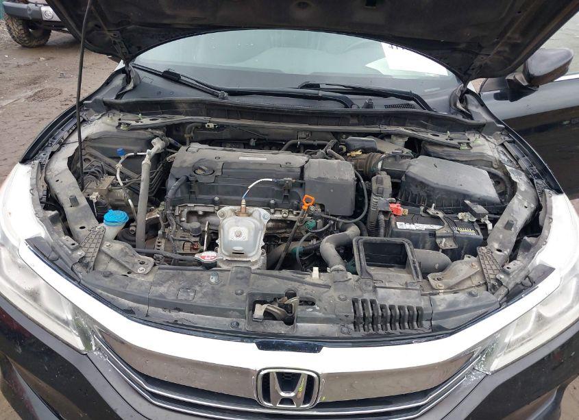 Photo 10 of 2017 Honda Accord SPORT SE (VIN 1HGCR2F12HA108254)