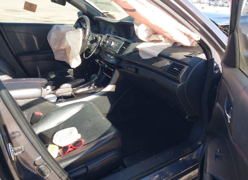 Photo 5 of 2017 Honda Accord SPORT SE (VIN 1HGCR2F12HA112322)