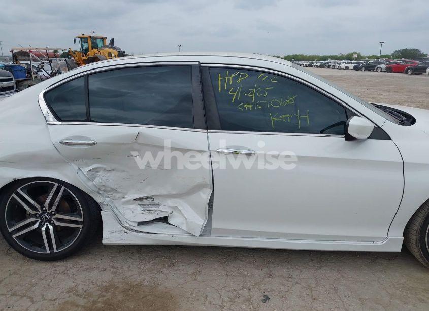 Photo 13 of 2017 Honda Accord SPORT SE (VIN 1HGCR2F12HA219743)