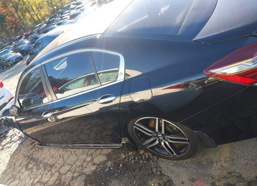 Photo 15 of 2017 Honda Accord SPORT SE (VIN 1HGCR2F13HA012679)