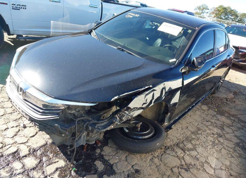 Photo 2 of 2017 Honda Accord SPORT SE (VIN 1HGCR2F13HA012679)