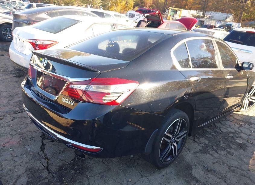 Photo 4 of 2017 Honda Accord SPORT SE (VIN 1HGCR2F13HA012679)