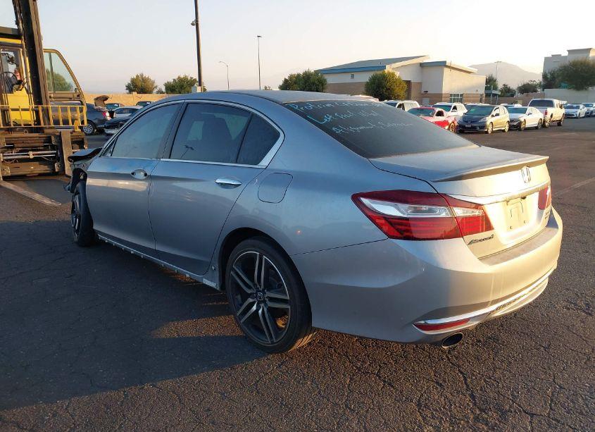 Photo 3 of 2017 Honda Accord SPORT SE (VIN 1HGCR2F13HA051787)