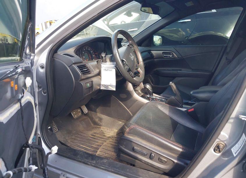 Photo 5 of 2017 Honda Accord SPORT SE (VIN 1HGCR2F13HA051787)