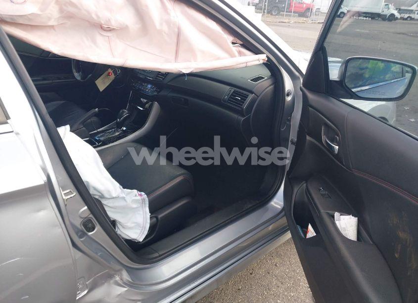 Photo 5 of 2017 Honda Accord SPORT SE (VIN 1HGCR2F13HA073563)