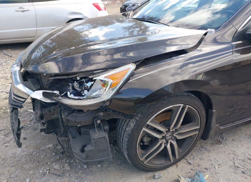 Photo 17 of 2017 Honda Accord SPORT SE (VIN 1HGCR2F13HA152912)