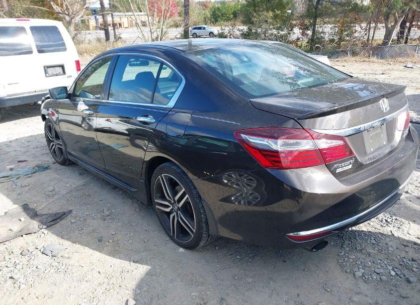 Photo 3 of 2017 Honda Accord SPORT SE (VIN 1HGCR2F13HA152912)