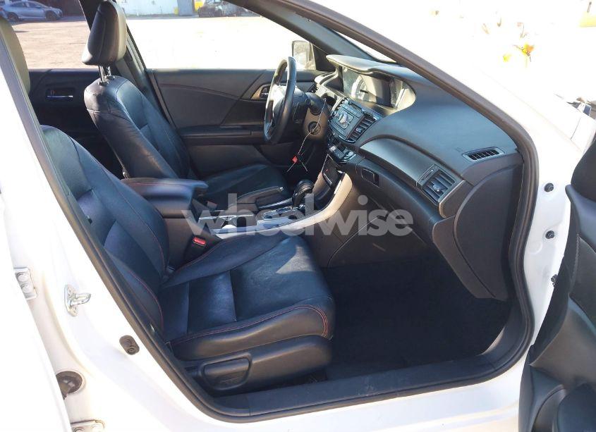 Photo 5 of 2017 Honda Accord SPORT SE (VIN 1HGCR2F13HA237619)