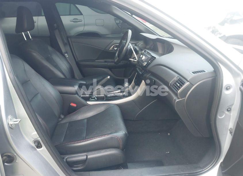 Photo 5 of 2017 Honda Accord SPORT SE (VIN 1HGCR2F13HA283676)