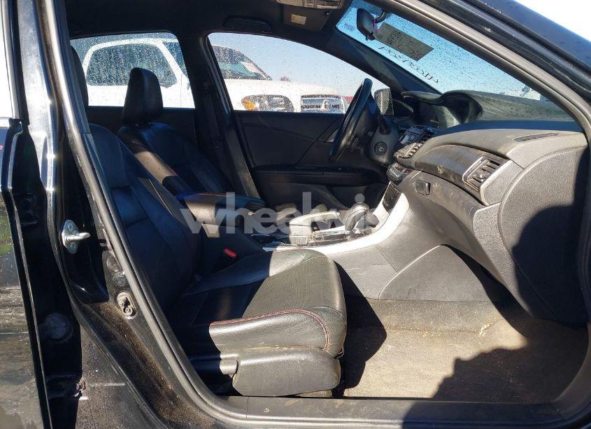 Photo 5 of 2017 Honda Accord SPORT SE (VIN 1HGCR2F14HA066251)