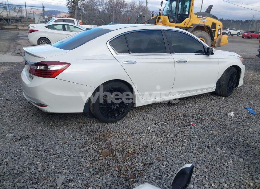 Photo 4 of 2017 Honda Accord SPORT SE (VIN 1HGCR2F14HA090131)