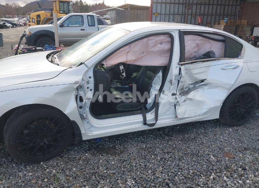 Photo 6 of 2017 Honda Accord SPORT SE (VIN 1HGCR2F14HA090131)