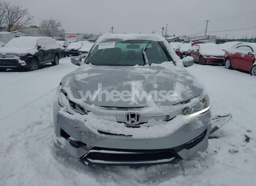 Photo 11 of 2017 Honda Accord SPORT SE (VIN 1HGCR2F14HA170190)
