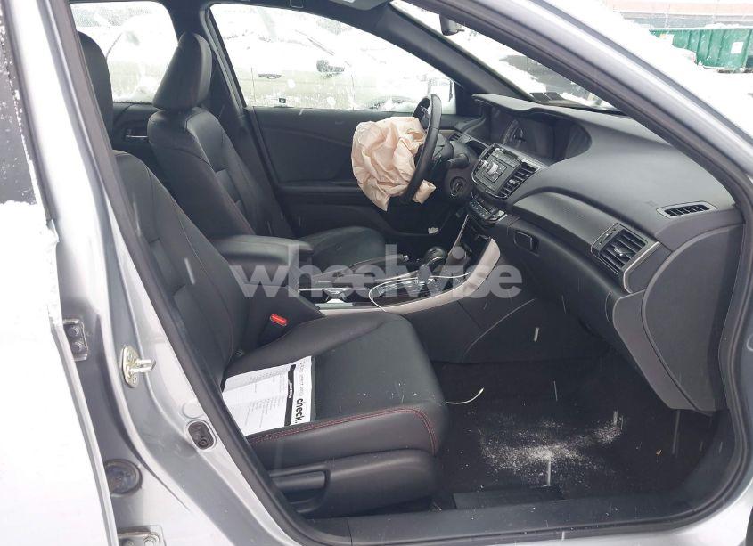 Photo 5 of 2017 Honda Accord SPORT SE (VIN 1HGCR2F14HA170190)