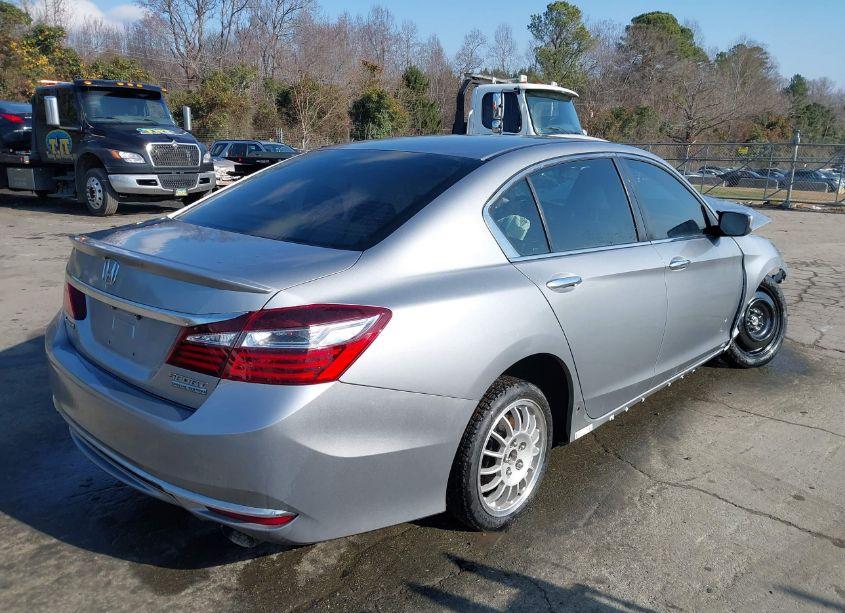 Photo 4 of 2017 Honda Accord SPORT SE (VIN 1HGCR2F14HA173235)