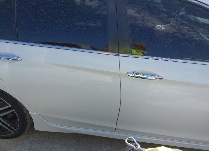 Photo 14 of 2017 Honda Accord SPORT SE (VIN 1HGCR2F14HA196479)