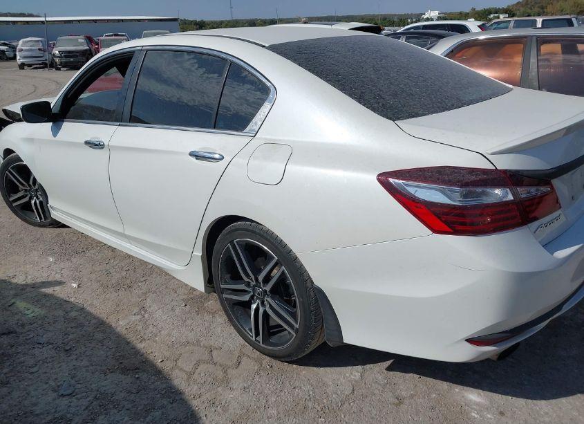 Photo 3 of 2017 Honda Accord SPORT SE (VIN 1HGCR2F14HA196479)