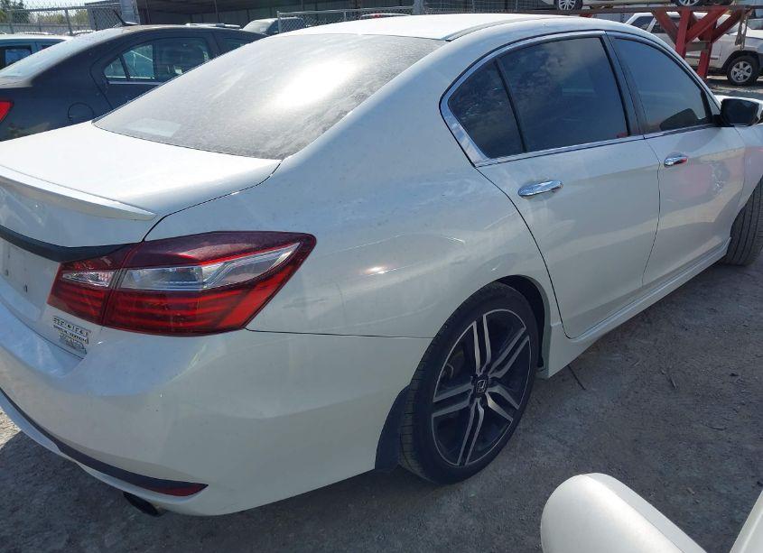 Photo 4 of 2017 Honda Accord SPORT SE (VIN 1HGCR2F14HA196479)