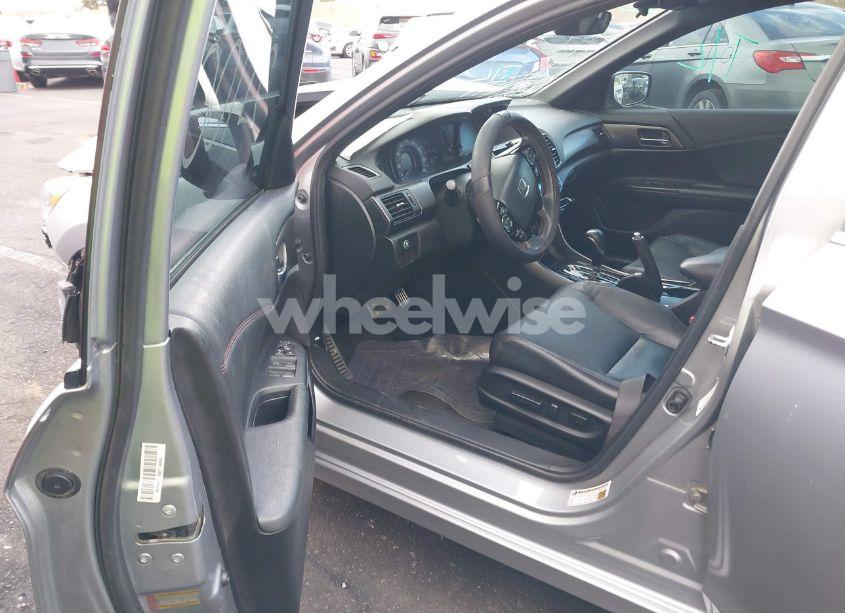 Photo 5 of 2017 Honda Accord SPORT SE (VIN 1HGCR2F14HA240660)