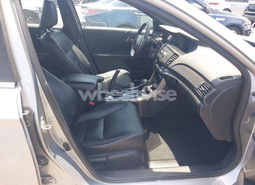 Photo 5 of 2017 Honda Accord SPORT SE (VIN 1HGCR2F15HA186298)