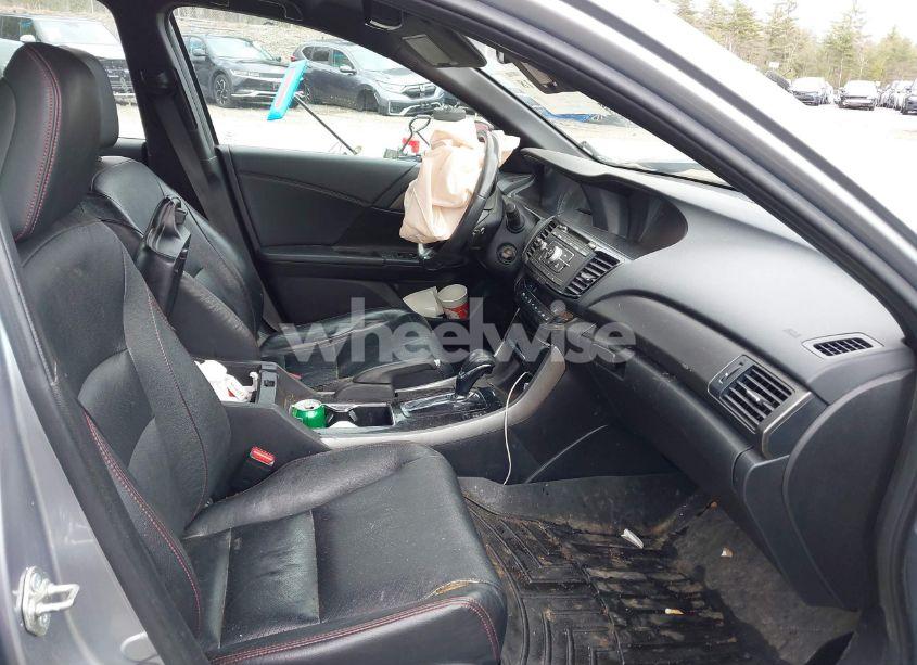 Photo 5 of 2017 Honda Accord SPORT SE (VIN 1HGCR2F15HA240649)