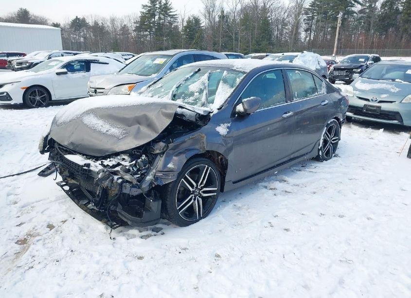 Photo 2 of 2017 Honda Accord SPORT SE (VIN 1HGCR2F15HA262439)