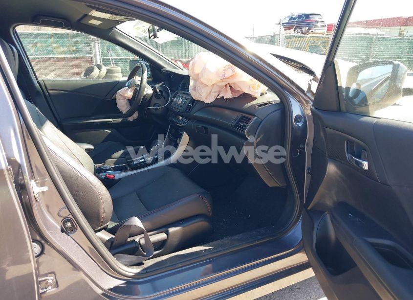 Photo 5 of 2017 Honda Accord SPORT SE (VIN 1HGCR2F16HA010778)