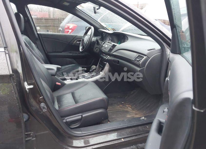 Photo 5 of 2017 Honda Accord SPORT SE (VIN 1HGCR2F16HA068275)