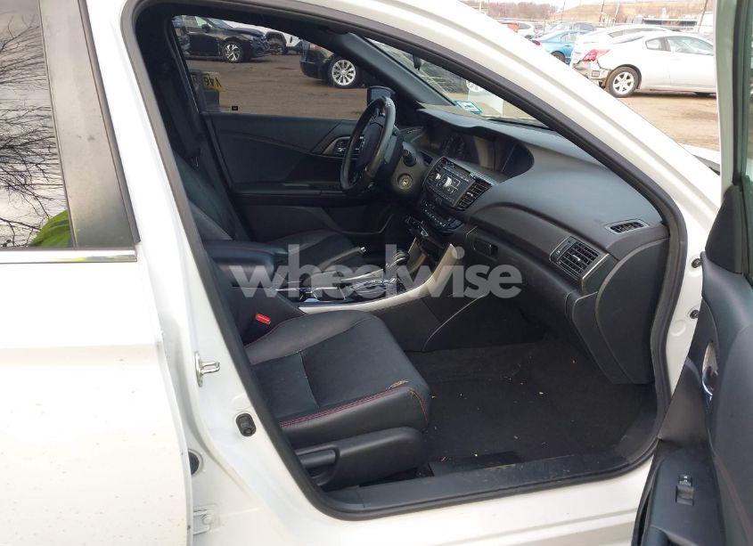 Photo 5 of 2017 Honda Accord SPORT SE (VIN 1HGCR2F16HA079793)