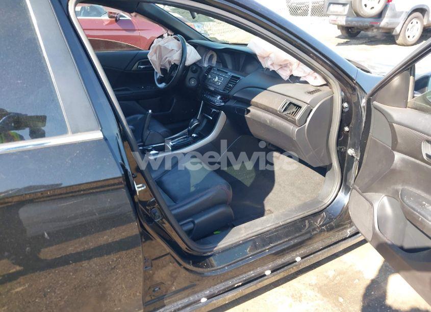 Photo 5 of 2017 Honda Accord SPORT SE (VIN 1HGCR2F16HA120147)