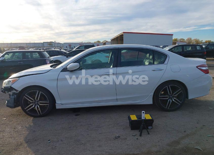 Photo 15 of 2017 Honda Accord SPORT SE (VIN 1HGCR2F16HA223911)