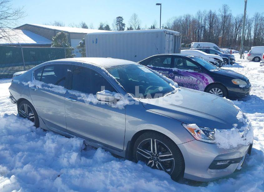 2017 Honda Accord SPORT SE (VIN 1HGCR2F16HA294445) main photo