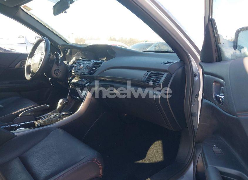 Photo 5 of 2017 Honda Accord SPORT SE (VIN 1HGCR2F16HA294445)