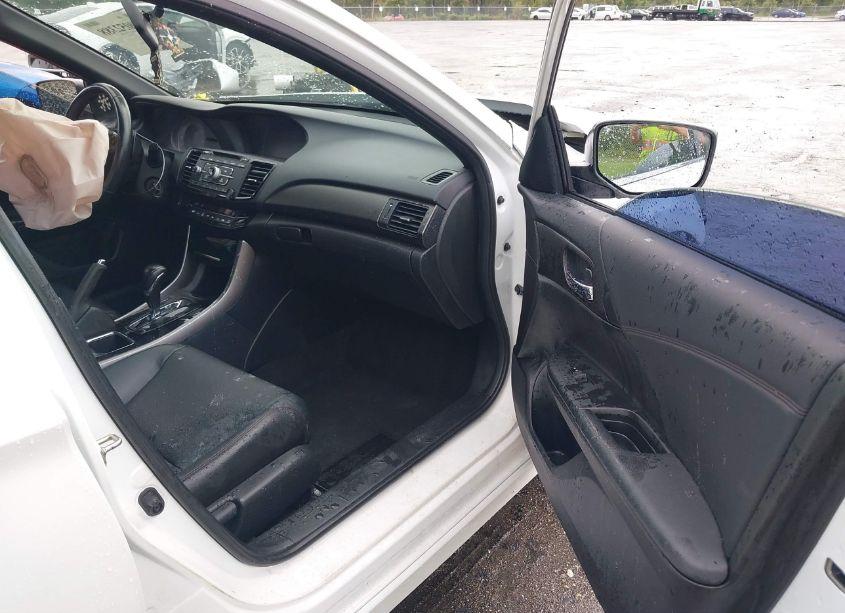 Photo 5 of 2017 Honda Accord SPORT SE (VIN 1HGCR2F17HA005315)