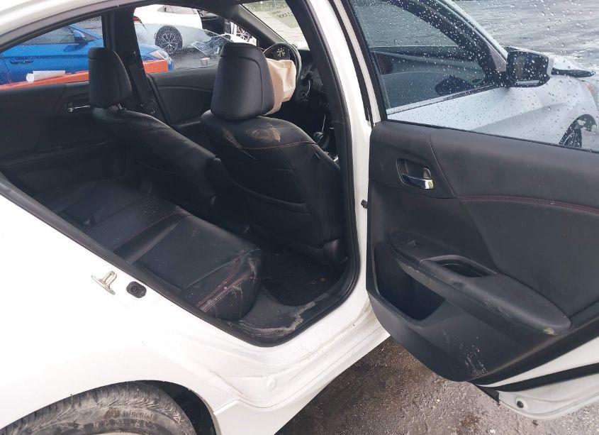 Photo 8 of 2017 Honda Accord SPORT SE (VIN 1HGCR2F17HA005315)