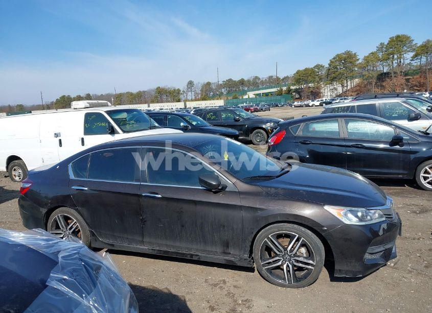 Photo 13 of 2017 Honda Accord SPORT SE (VIN 1HGCR2F17HA040775)