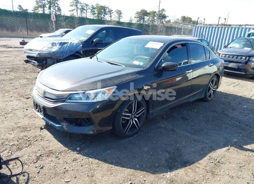 Photo 2 of 2017 Honda Accord SPORT SE (VIN 1HGCR2F17HA040775)