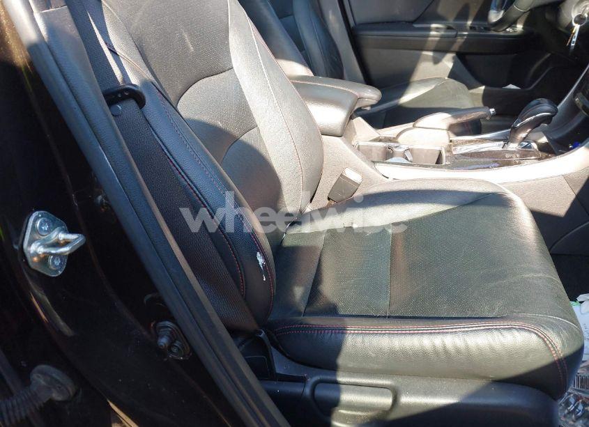 Photo 5 of 2017 Honda Accord SPORT SE (VIN 1HGCR2F17HA040775)