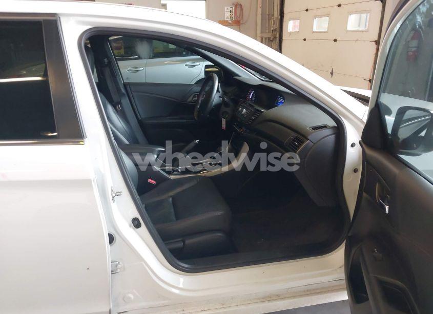 Photo 5 of 2017 Honda Accord SPORT SE (VIN 1HGCR2F17HA079835)