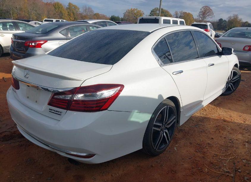 Photo 4 of 2017 Honda Accord SPORT SE (VIN 1HGCR2F17HA162567)