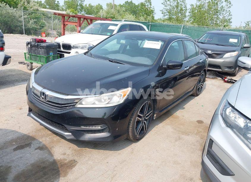 Photo 2 of 2017 Honda Accord SPORT SE (VIN 1HGCR2F18HA014489)