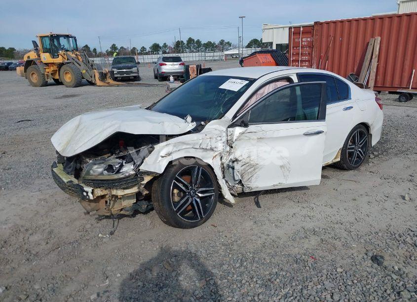 Photo 2 of 2017 Honda Accord SPORT SE (VIN 1HGCR2F18HA053048)