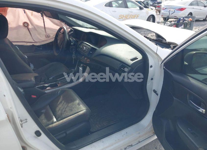 Photo 5 of 2017 Honda Accord SPORT SE (VIN 1HGCR2F18HA053048)